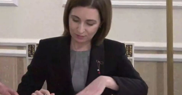 VIDEO Maia Sandu a semnat cererea de aderare a Republicii Moldova la UE. Documentul urmează să fi expediat liderilor instituției europene