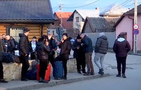 Trenurile cu refugiați ucraineni traversează Europa. Ungaria schimbă foaia după decizia de a nu primi străini fără pașaport