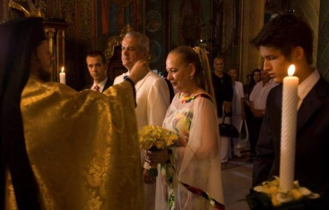 Nastase: 25 de ani de casatorie, sarbatoriti pe blog