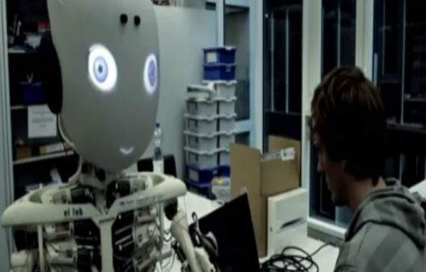  Video  Roboti care imita miscarile umane