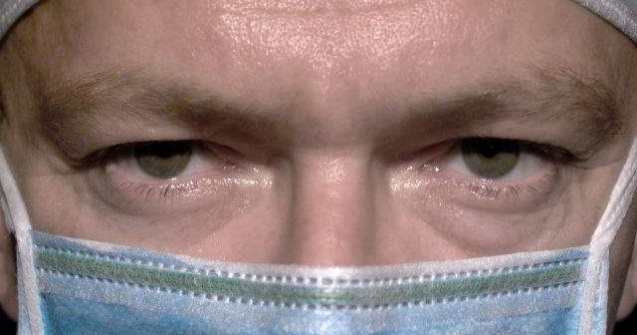 Studiu: Un dispozitiv implantat la nivelul inimii opreste atacurile de angina pectorala