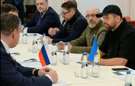 Un membru al delegaţiei ucrainene de negocieri cu Rusia a fost bănuit de trădare. A fost ucis de SBU