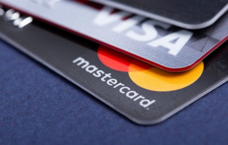 Visa și Mastercard își suspendă operațiunile din Rusia