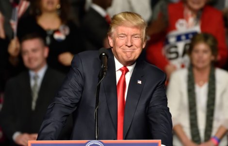 Trump a sugerat că SUA ar trebui să atace Rusia utilizând steagul Chinei pentru a porni un război între cele două state