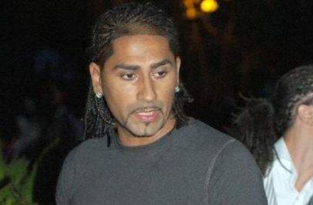 Connect-R revine pe scena cu sapte suruburi