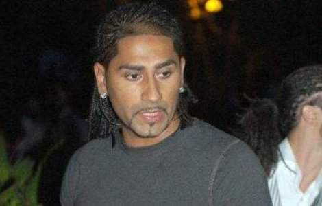 Connect-R revine pe scena cu sapte suruburi