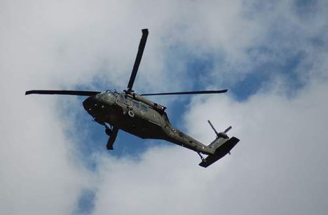 Doua elicoptere militare au aterizat de urgenta in Arges