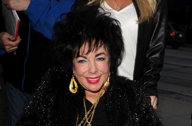 Elizabeth Taylor va purta la nunta un turban cu diamante