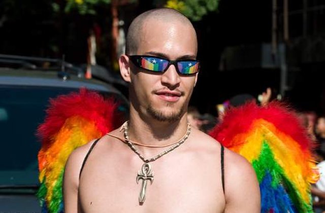 Eu sunt ca voi: Ce simte un gay... in lumea asta?