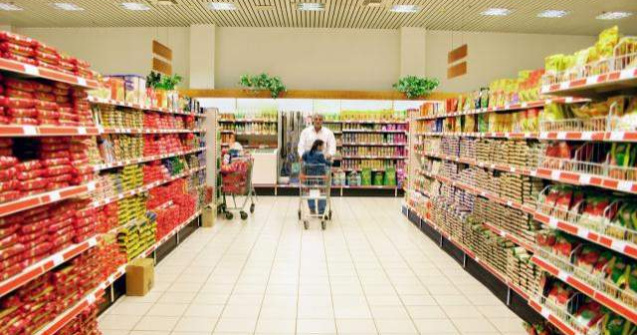 Gris cu viermi intr-un supermarket din Brasov