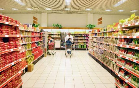Gris cu viermi intr-un supermarket din Brasov