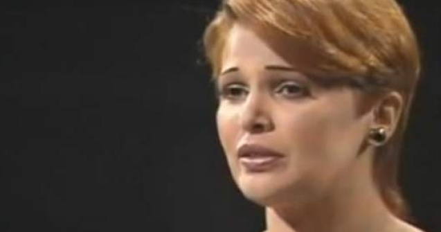 Aura Urziceanu renunta la cetatenia romana: Romanii sunt rai si urati!