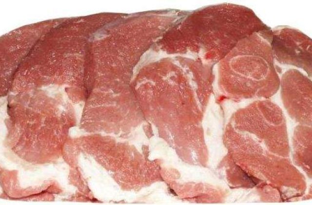 Cateva tone de carne expirata, gasita in Mehedinti