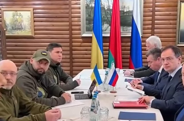 Prima întâlnire între Rusia și Ucraina la nivel de miniștri de Externe, de la începutul conflictului armat. Kuleba are așteptări „limitate”