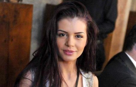 Moni s-a mutat in satra