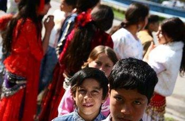 AFP: Romii din Romania, victime ale discriminarii!