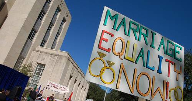 California ar putea permite casatoriile homosexuale