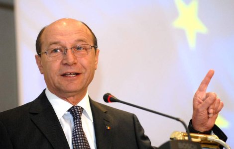 Basescu, la spital din cauza unui betisor de urechi
