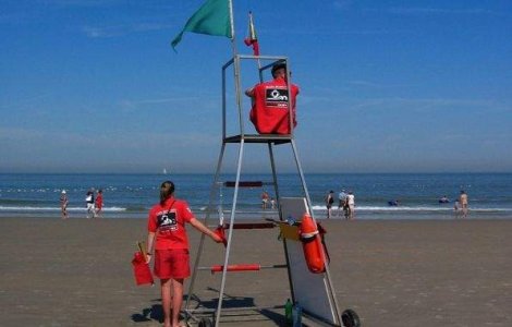 Turista din Germania, ranita de un salvamar