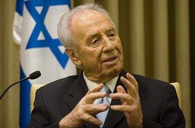 [FOTO] Cum s-a deghizat Shimon Peres pentru a ajunge la negocieri secrete