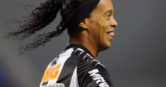 Ronaldinho s-a indragostit de Miss Brazilia 2013
