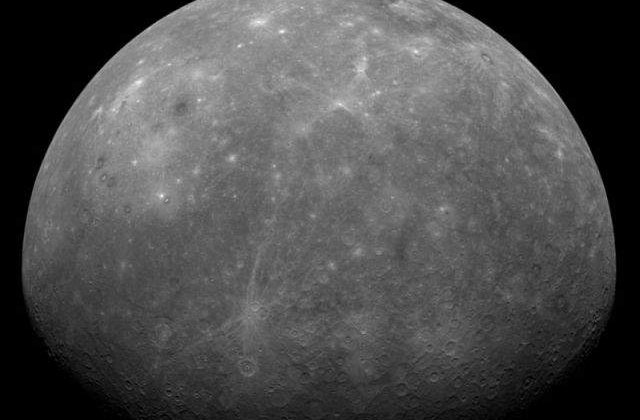 Descoperire surprinzatoare: Planeta Mercur se micsoreaza