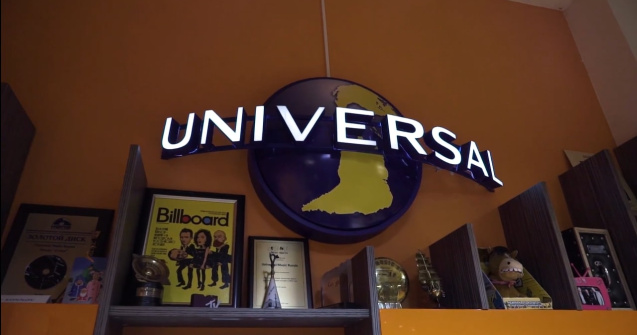 Warner Music, Universal şi Sony Music își suspendă activitatea în Rusia