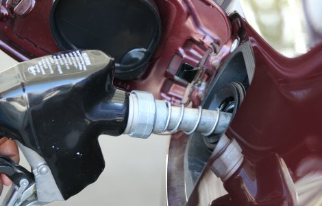 Benzinăria care i-a vândut 1.000 de litri de benzină unui client, amendată