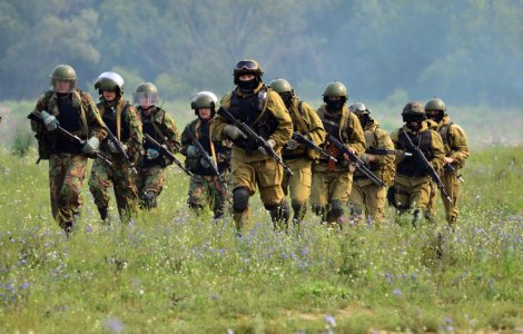 Belarus transferă grupe de militari la hotare cu Ucraina