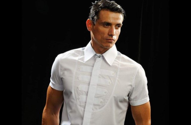 Botezatu lanseaza camasa Michael Jackson