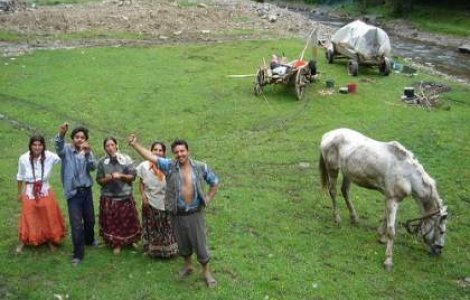 Doi oficiali francezi vin la Bucuresti, pentru presiuni privind romii