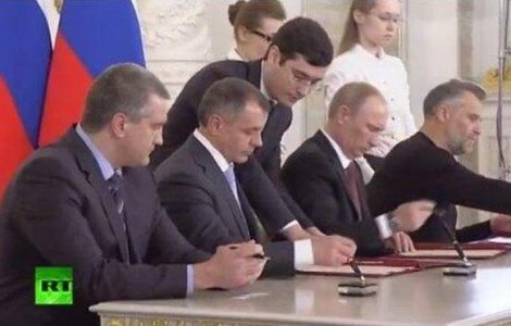 OFICIAL: Rusia a ANEXAT Crimeea!