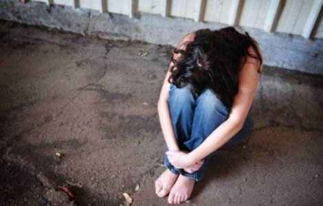  Top  12 vedete care au fost violate in copilarie