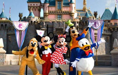 Si-a "imbolnavit" copilul de cancer pentru o excursie la Disneyland