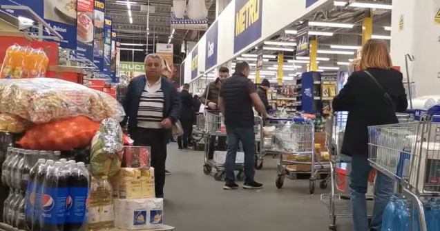 Nouă isterie! Stocurile de ulei și făină aduc panică și risipă alimentară. Reacția ANPC