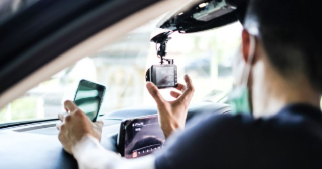 Sfaturile utile care te țin în siguranță când pleci la drum lung cu mașina