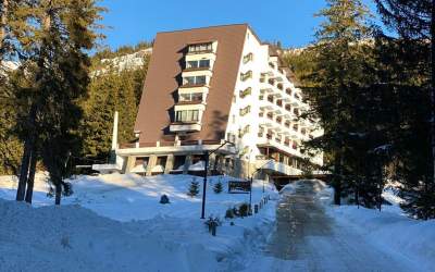 Hotelul Peștera din Staţiunea...