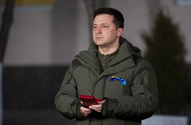 VIDEO Mesajul lui Zelenski pentru jurnalista rusă care a &icirc;ntrerupt emisia cu o pancartă