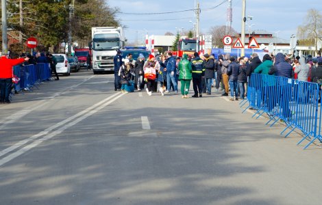Peste 13.000 de refugiaţi din Ucraina au intrat luni în România