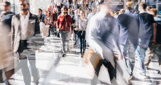 Îngrijorările românilor. Ce îi sperie mai tare, războiul sau facturile?