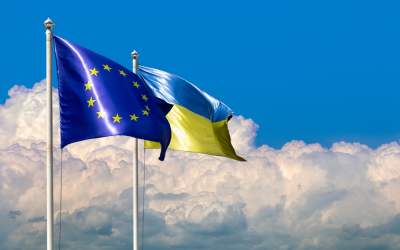 Premierul Morawiecki solicită...