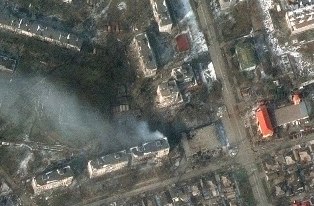 Noi atacuri ruse la Kiev. Un bloc de 12 etaje a fost pus la pământ 