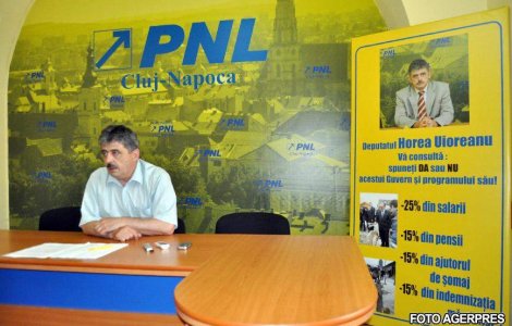 Uioreanu: "Guvernul si Basescu sa emigreze si sa isi caute slujbe in strainatate"