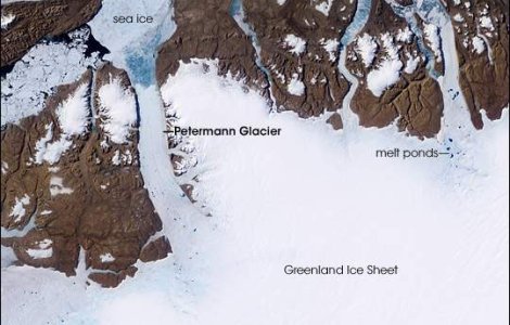 Groenlanda: Un bloc de gheata gigantic s-a desprins dintr-un ghetar