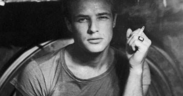 Lupta pe ramasitele lui Marlon Brando