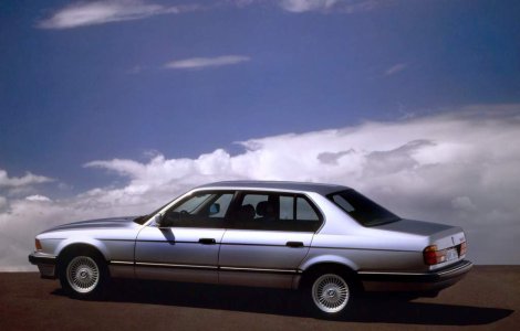 De ce sunt masinile germane limitate la 250 km/h