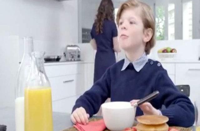 [VIDEO] O reclama cu tenta incestuasa face furori pe internet