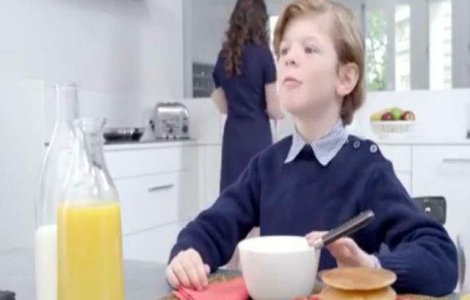  Video  O reclama cu tenta incestuasa face furori pe internet