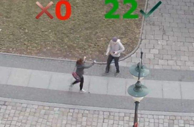 [VIDEO] Ce se intampla atunci cand un polonez gaseste un portofel pe strada?