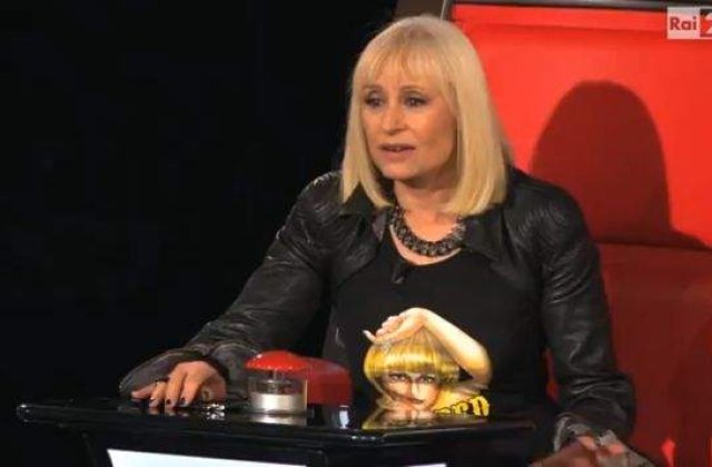 [VIDEO] O tanara a UIMIT pe toata lumea la Vocea Italiei prin prezenta ei